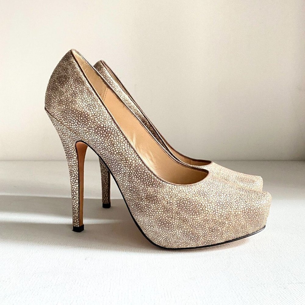 Jean-Michel Cazabat Light Beige Stingray Skin Classic Round Toe Heels 39.5